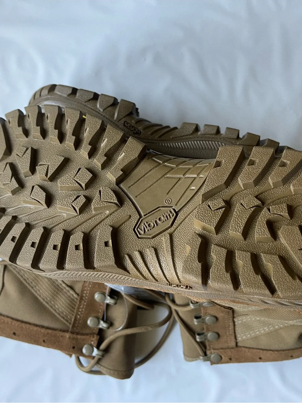 Belleville Men's Tactical Boots — Coyote Brown
